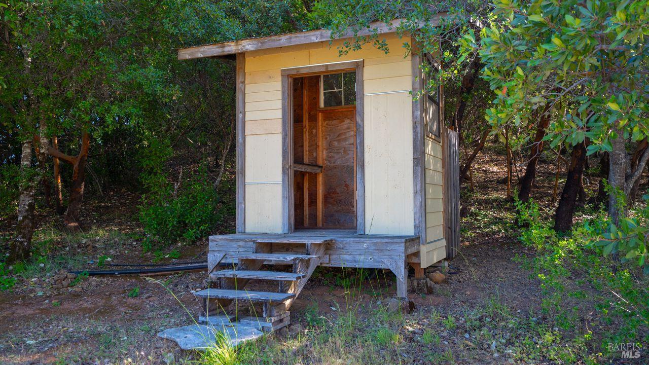 31909 Green Road Cloverdale CA 95425