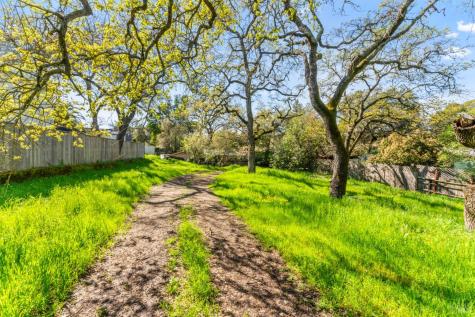 18446 1st Avenue Sonoma CA 95476