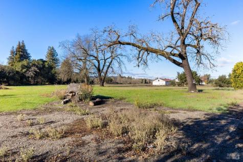13255 Healdsburg Avenue Healdsburg CA 95448