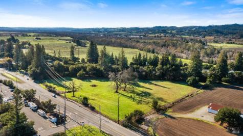 13255 Healdsburg Avenue Healdsburg CA 95448