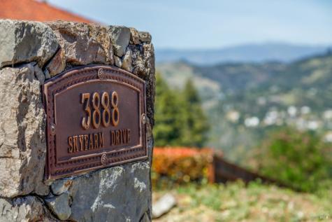3888 Skyfarm Drive Santa Rosa CA 95403