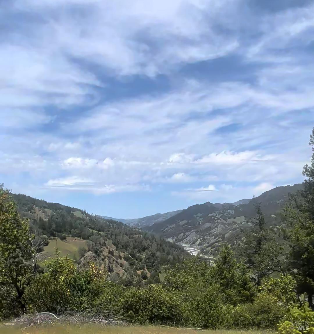 7020 Dos Rios Road Laytonville CA 95454