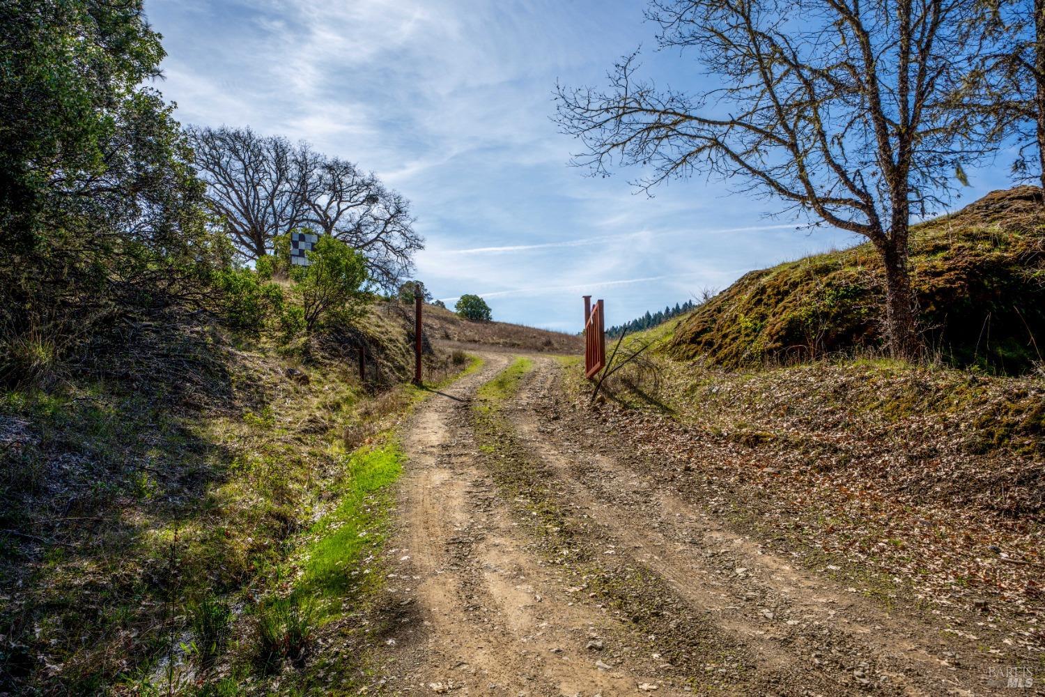20401 Tomki Redwood Valley CA 95470