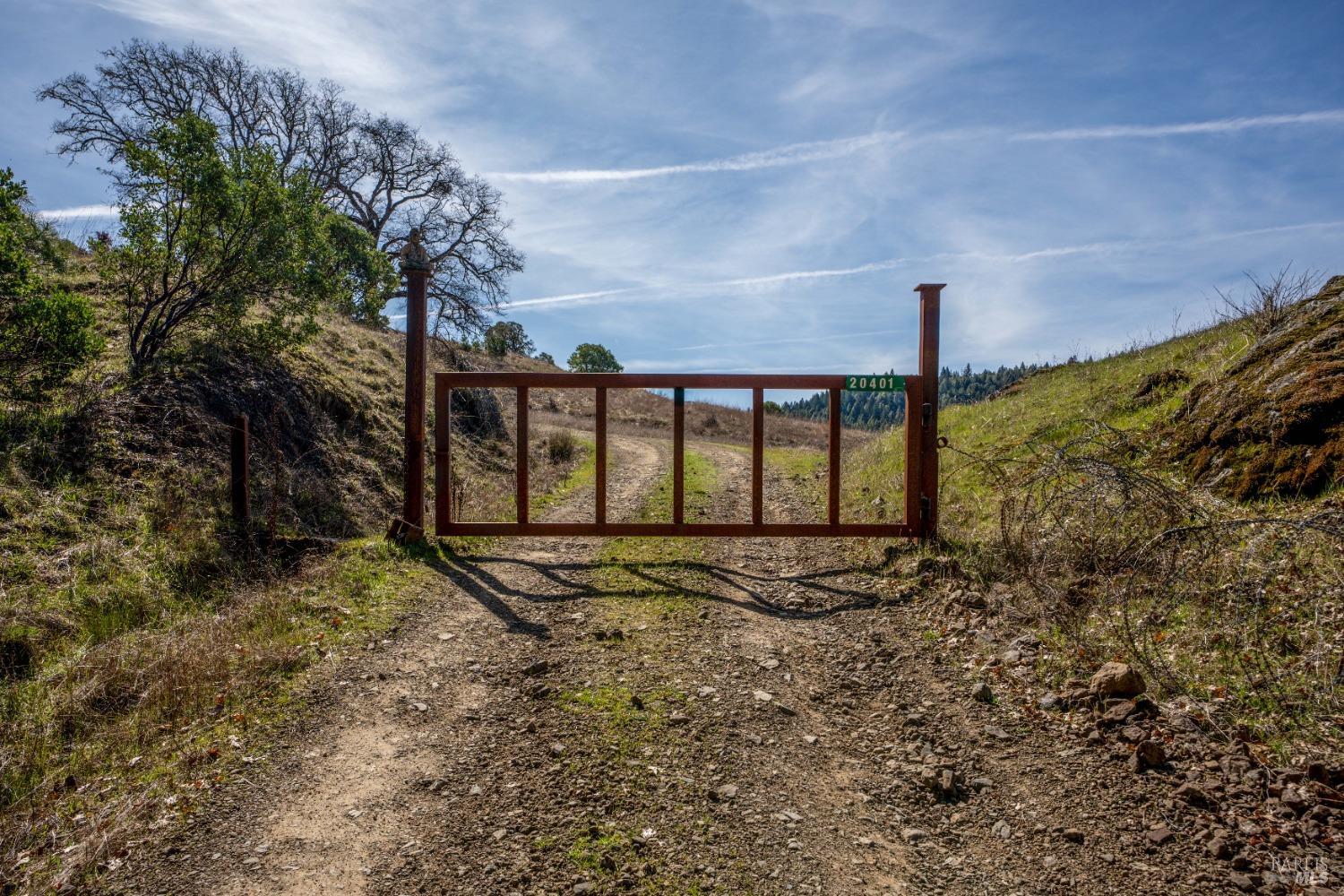 20401 Tomki Redwood Valley CA 95470