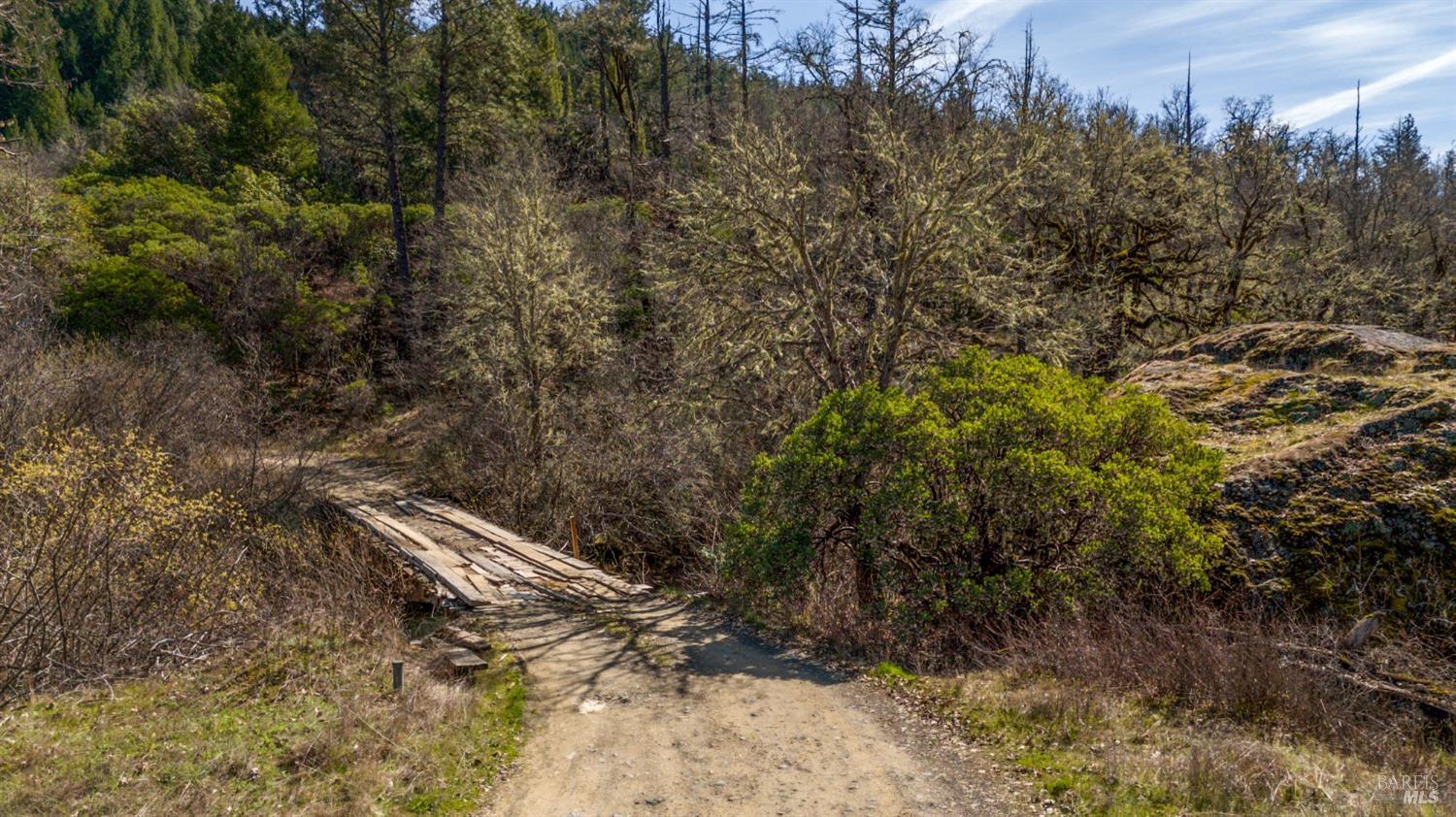 20401 Tomki Redwood Valley CA 95470