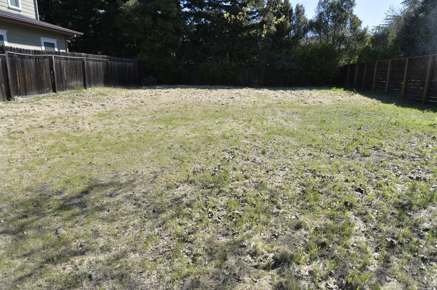 1566 Healdsburg Avenue Healdsburg CA 95448
