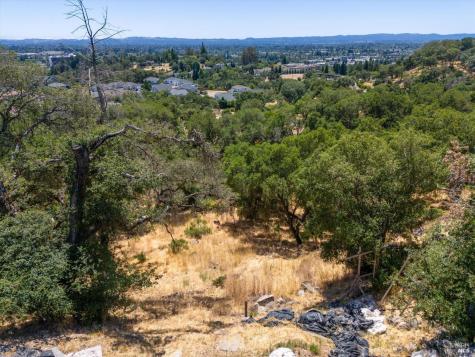 1930 Viewpointe Circle Santa Rosa CA 95403