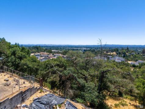 1930 Viewpointe Circle Santa Rosa CA 95403