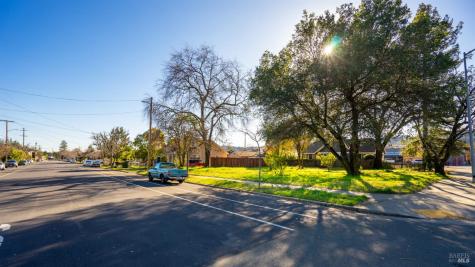209 E 1st Street Cloverdale CA 95425