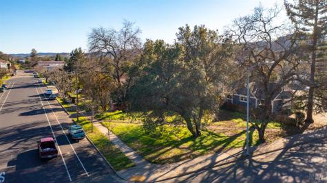 209 E 1st Street Cloverdale CA 95425