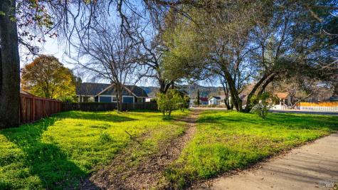 209 E 1st Street Cloverdale CA 95425