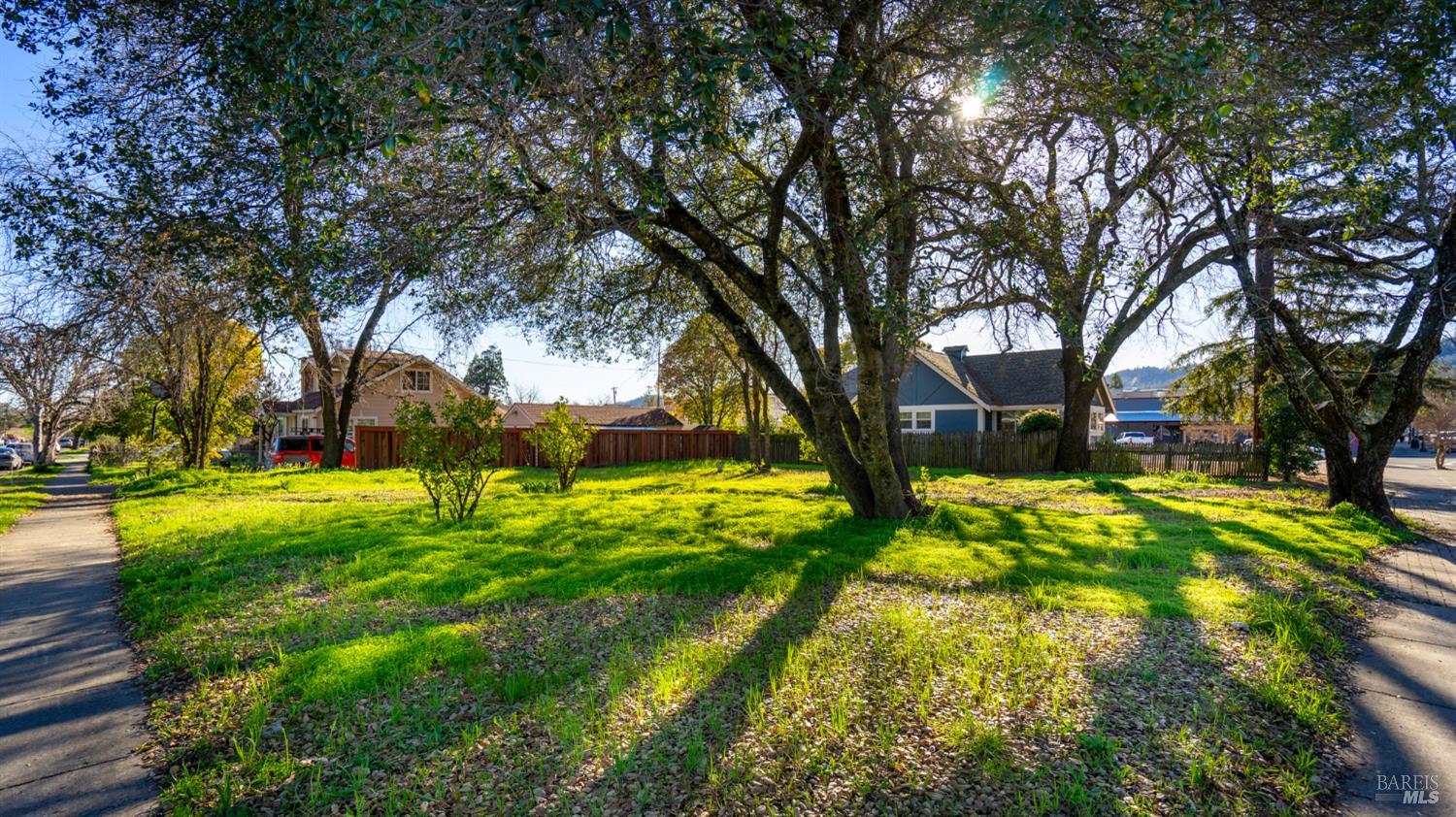 209 E 1st Street Cloverdale CA 95425