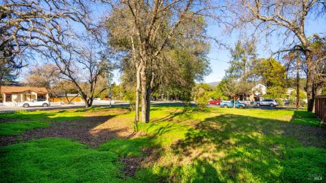 209 E 1st Street Cloverdale CA 95425