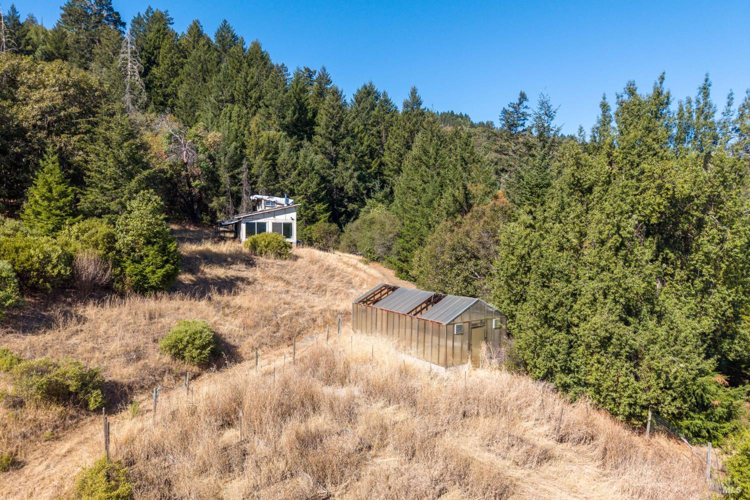 7181 Robinson Creek Road Ukiah CA 95482