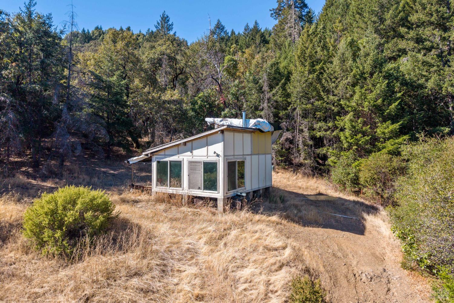 7181 Robinson Creek Road Ukiah CA 95482