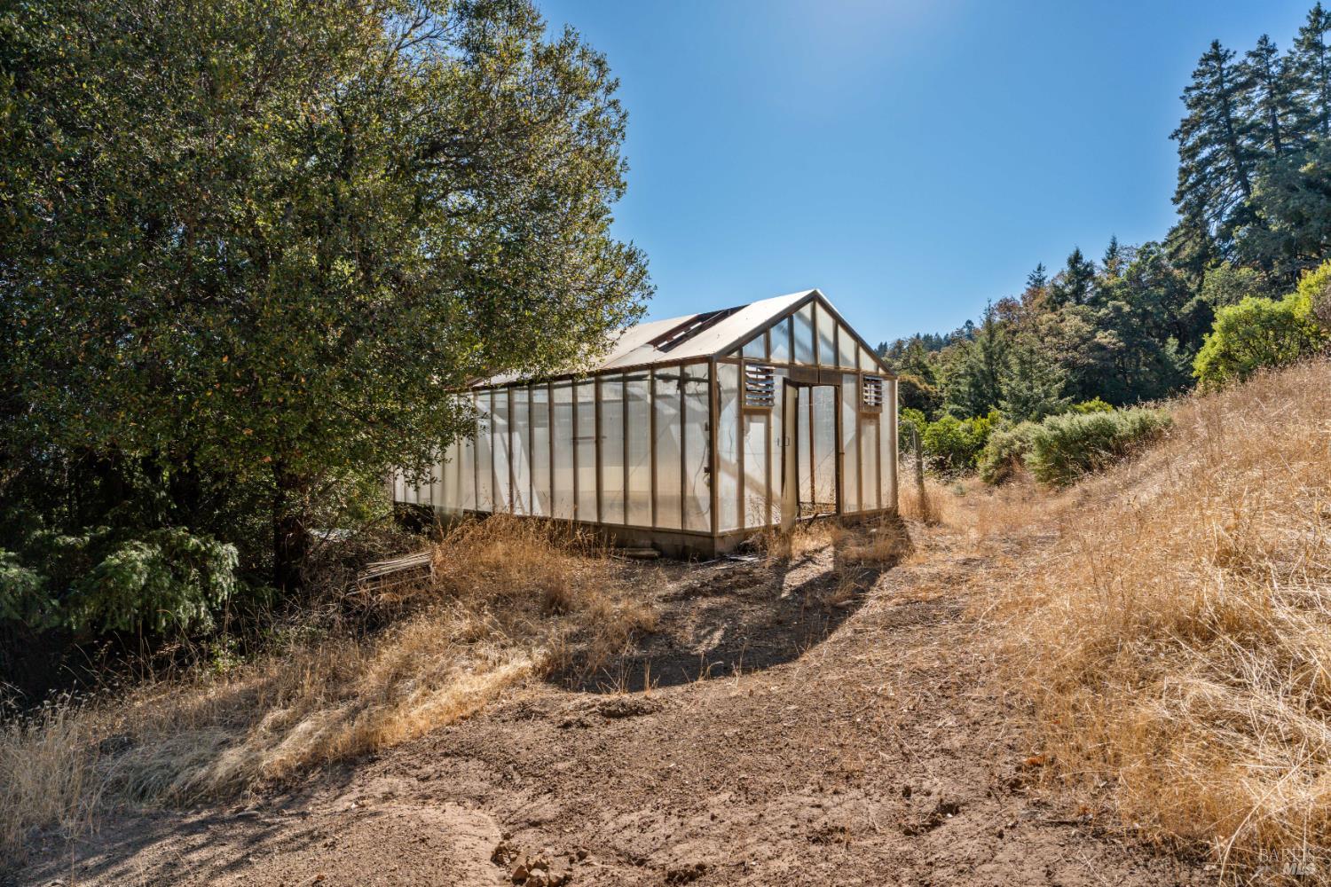 7181 Robinson Creek Road Ukiah CA 95482