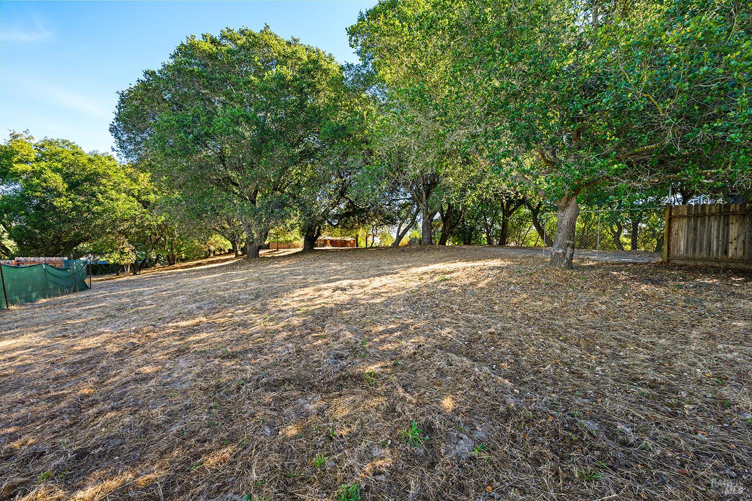 7621 Healdsburg Avenue Sebastopol CA 95472