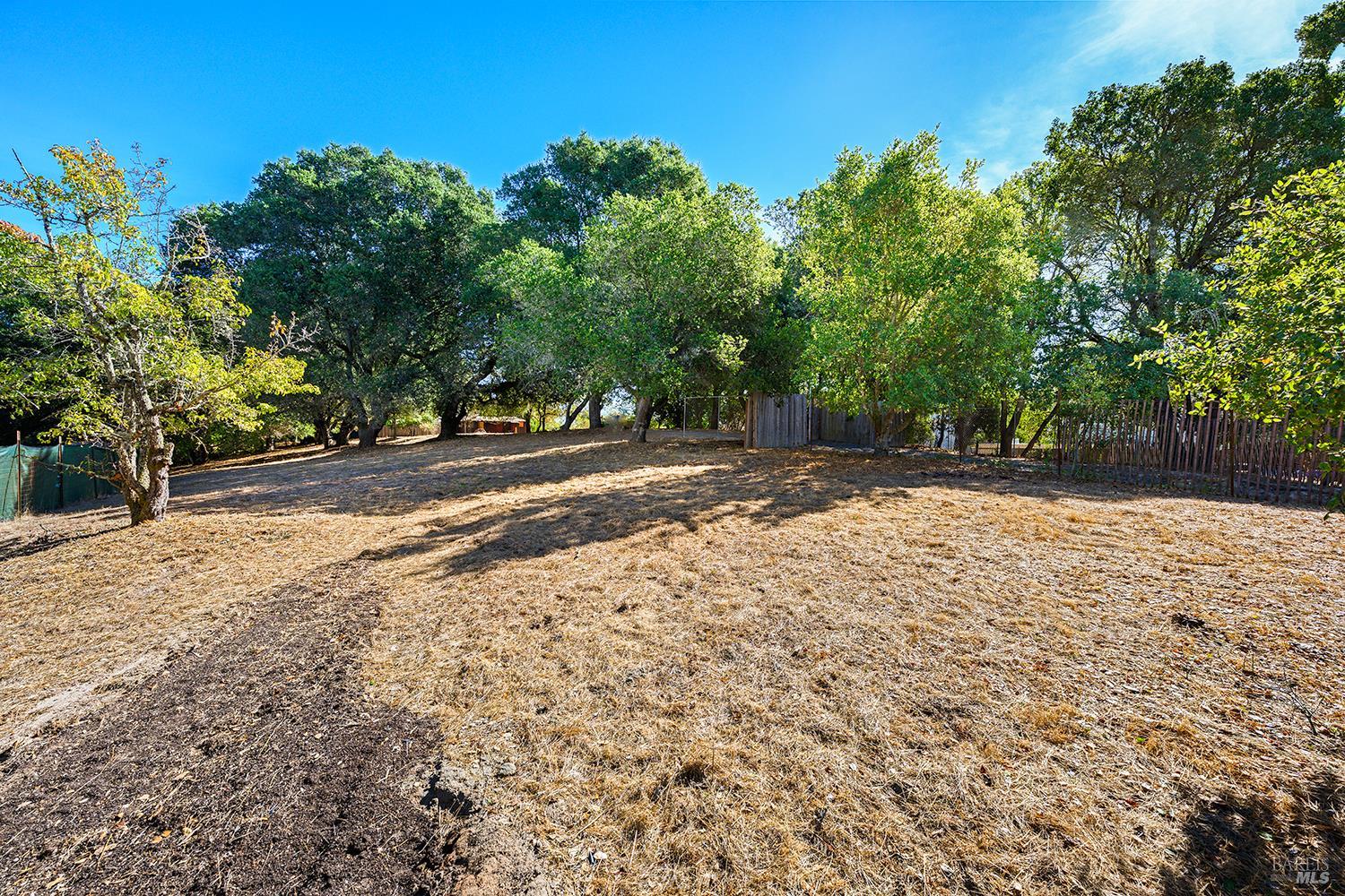 7621 Healdsburg Avenue Sebastopol CA 95472