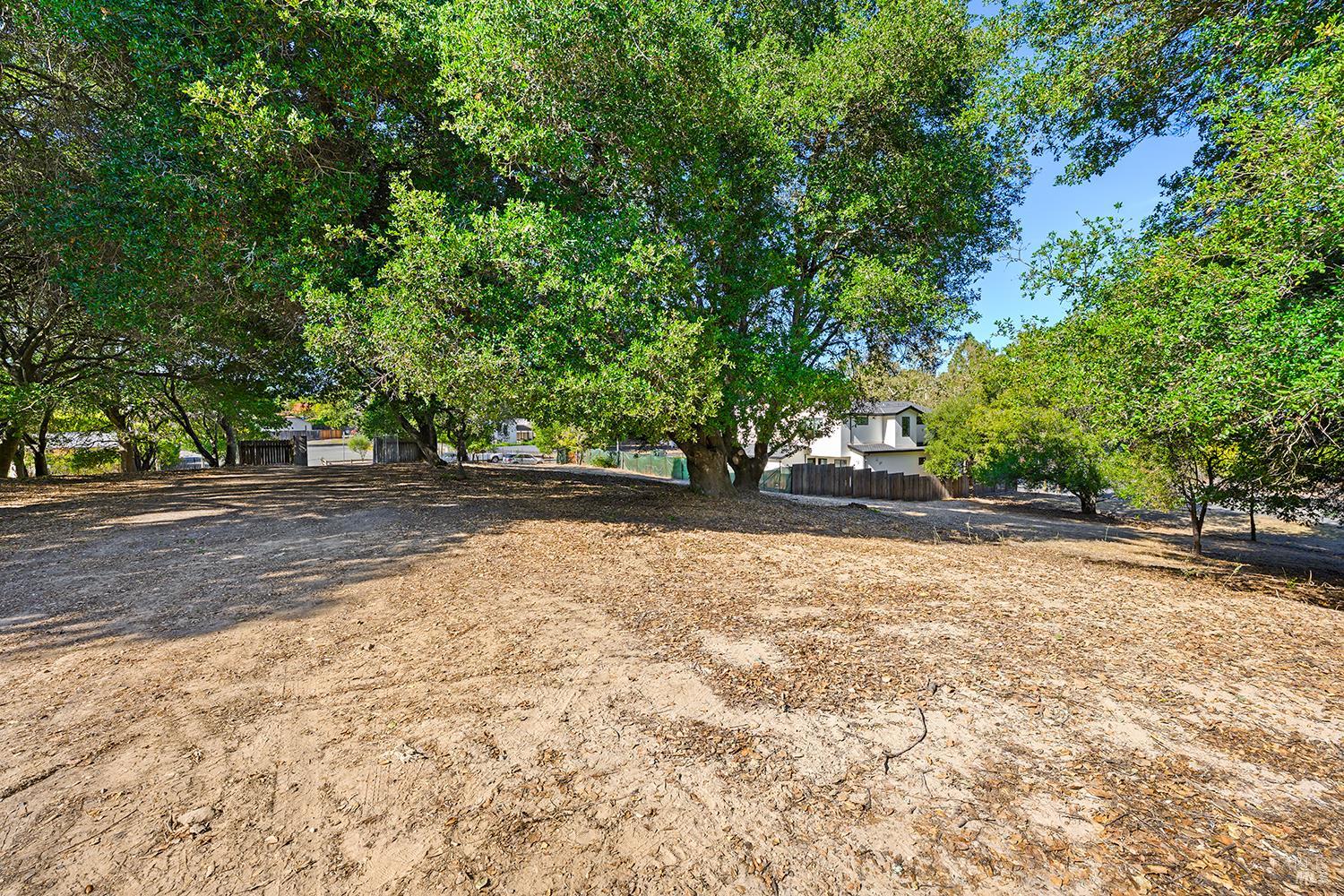 7621 Healdsburg Avenue Sebastopol CA 95472