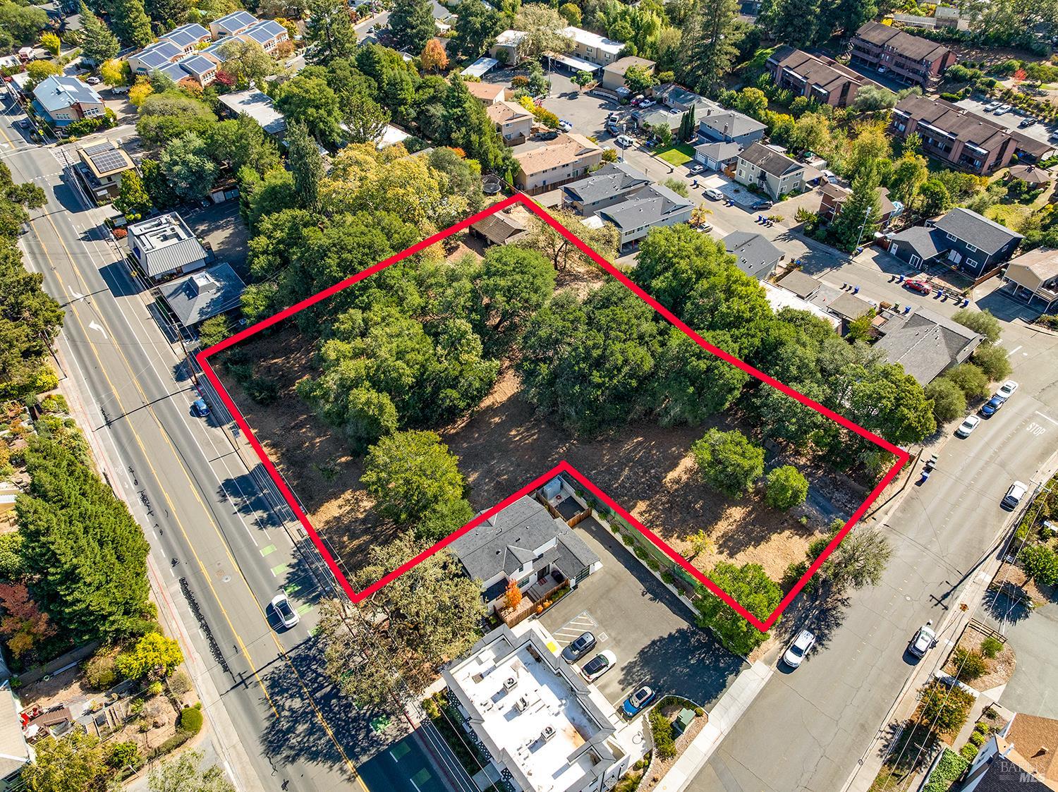 7621 Healdsburg Avenue Sebastopol CA 95472