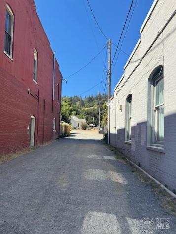 21031 Redwood Highway Geyserville CA 95441