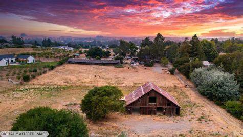 2010 Live Oak Farm Lane Petaluma CA 94952