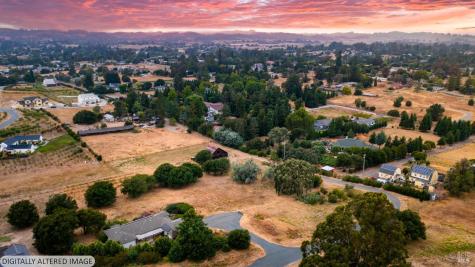 2010 Live Oak Farm Lane Petaluma CA 94952