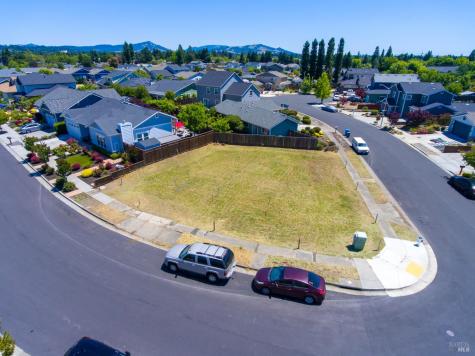 1944 San Salvador Drive Santa Rosa CA 95403