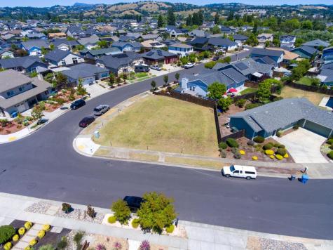 1944 San Salvador Drive Santa Rosa CA 95403