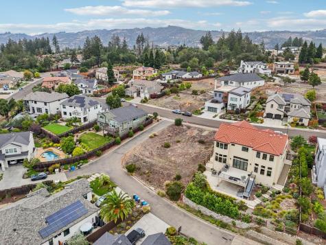 2128 Wedgewood Way Santa Rosa CA 95404