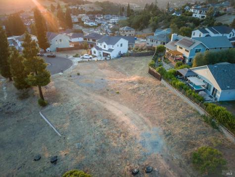 1935 Lyon Court Santa Rosa CA 95403