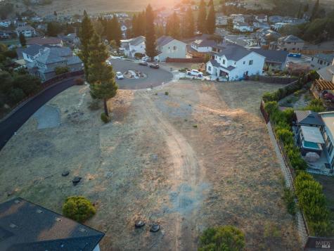 1935 Lyon Court Santa Rosa CA 95403