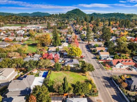 119 Powell Avenue Healdsburg CA 95448