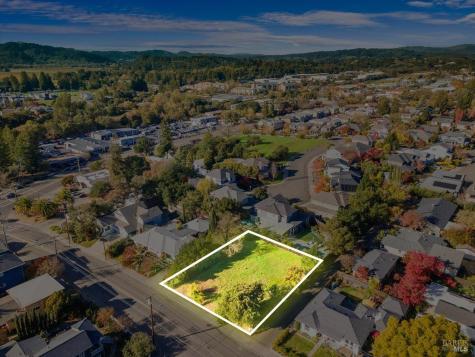 119 Powell Avenue Healdsburg CA 95448