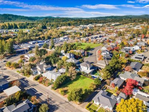 119 Powell Avenue Healdsburg CA 95448