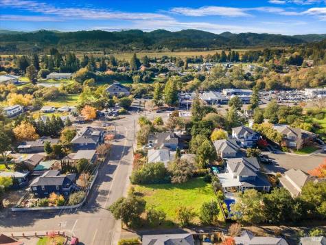 119 Powell Avenue Healdsburg CA 95448