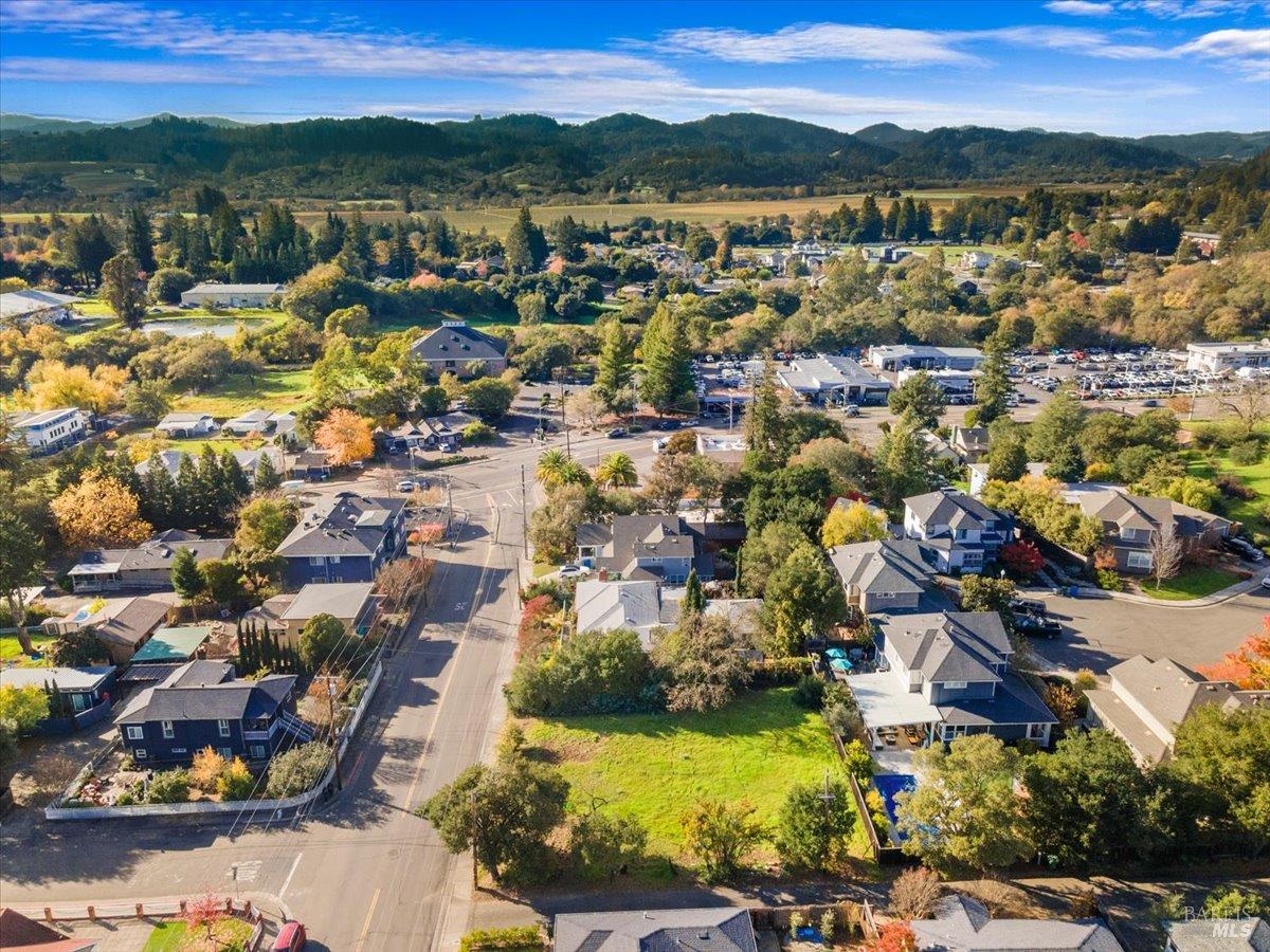 119 Powell Avenue Healdsburg CA 95448