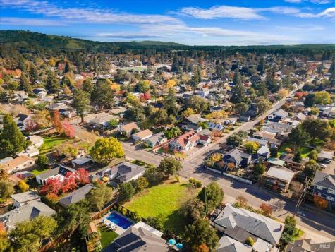 119 Powell Avenue Healdsburg CA 95448