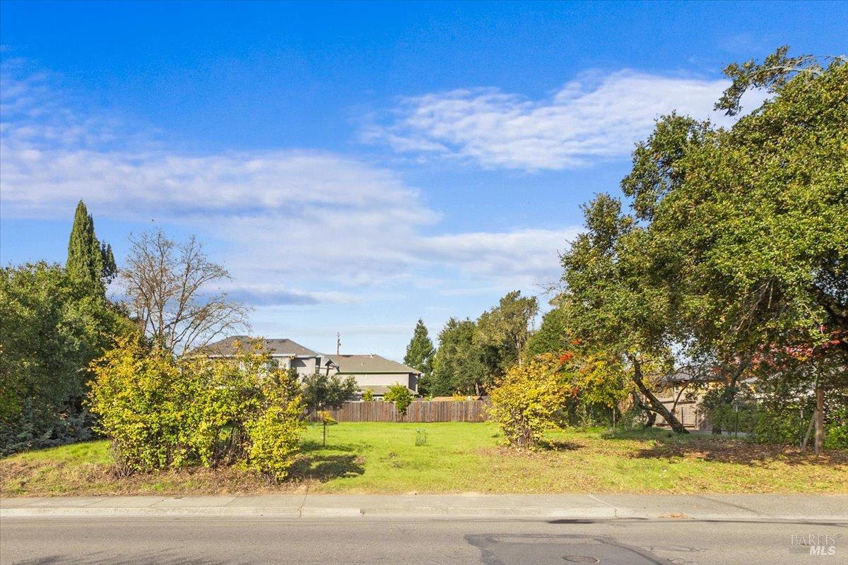 119 Powell Avenue Healdsburg CA 95448