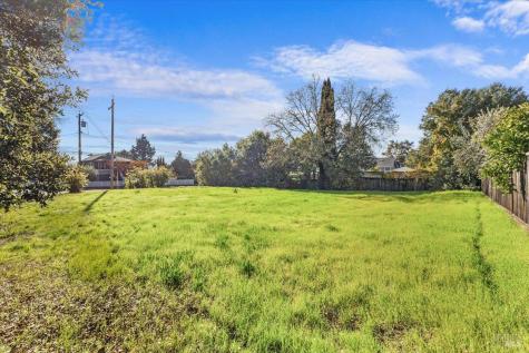 119 Powell Avenue Healdsburg CA 95448
