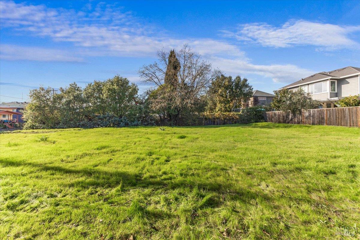 119 Powell Avenue Healdsburg CA 95448