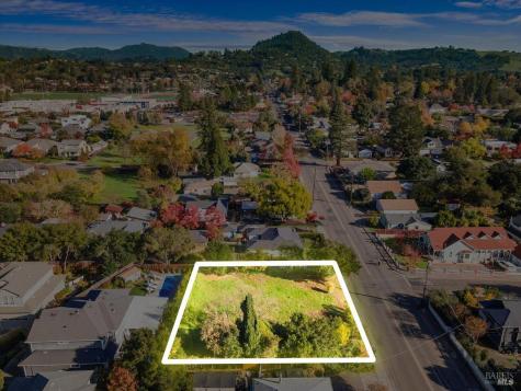 119 Powell Avenue Healdsburg CA 95448