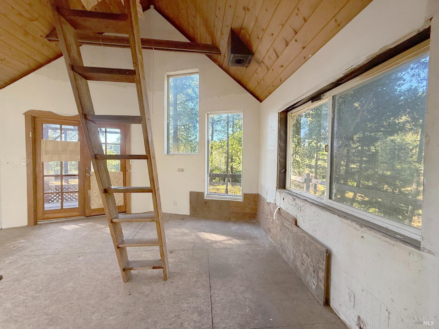 940 Woodman Creek Laytonville CA 95454