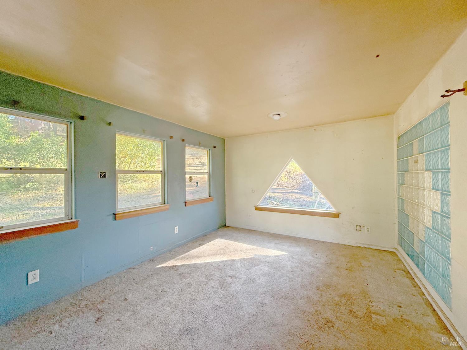 940 Woodman Creek Laytonville CA 95454