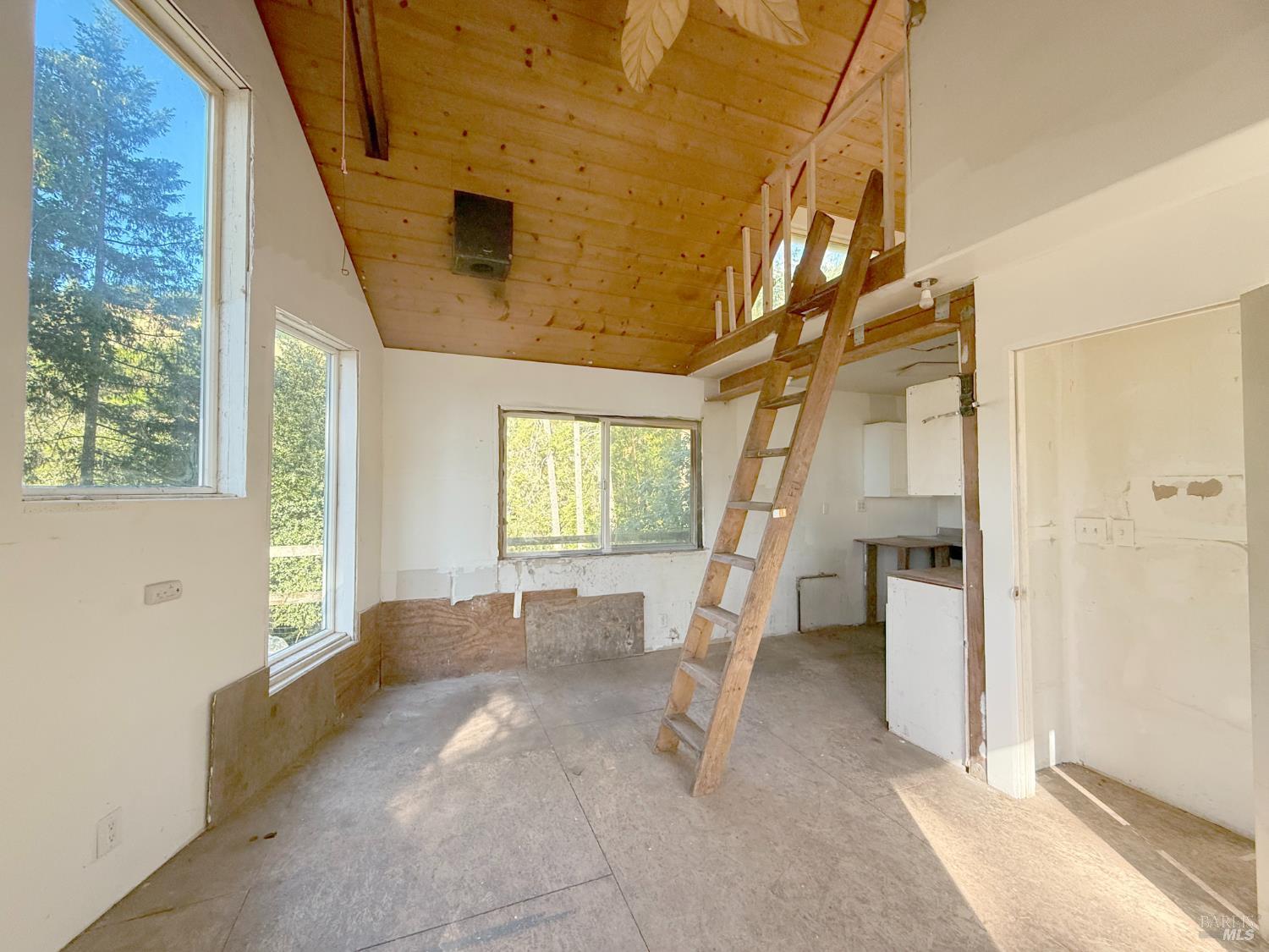 940 Woodman Creek Laytonville CA 95454