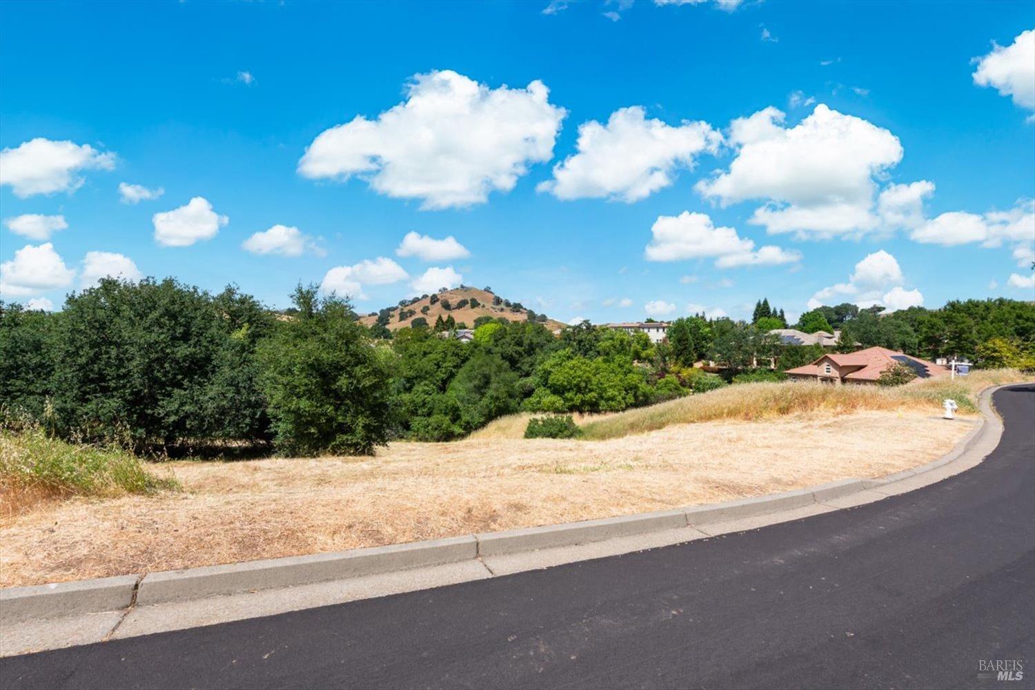2018 Pinecrest Court Vacaville CA 95688