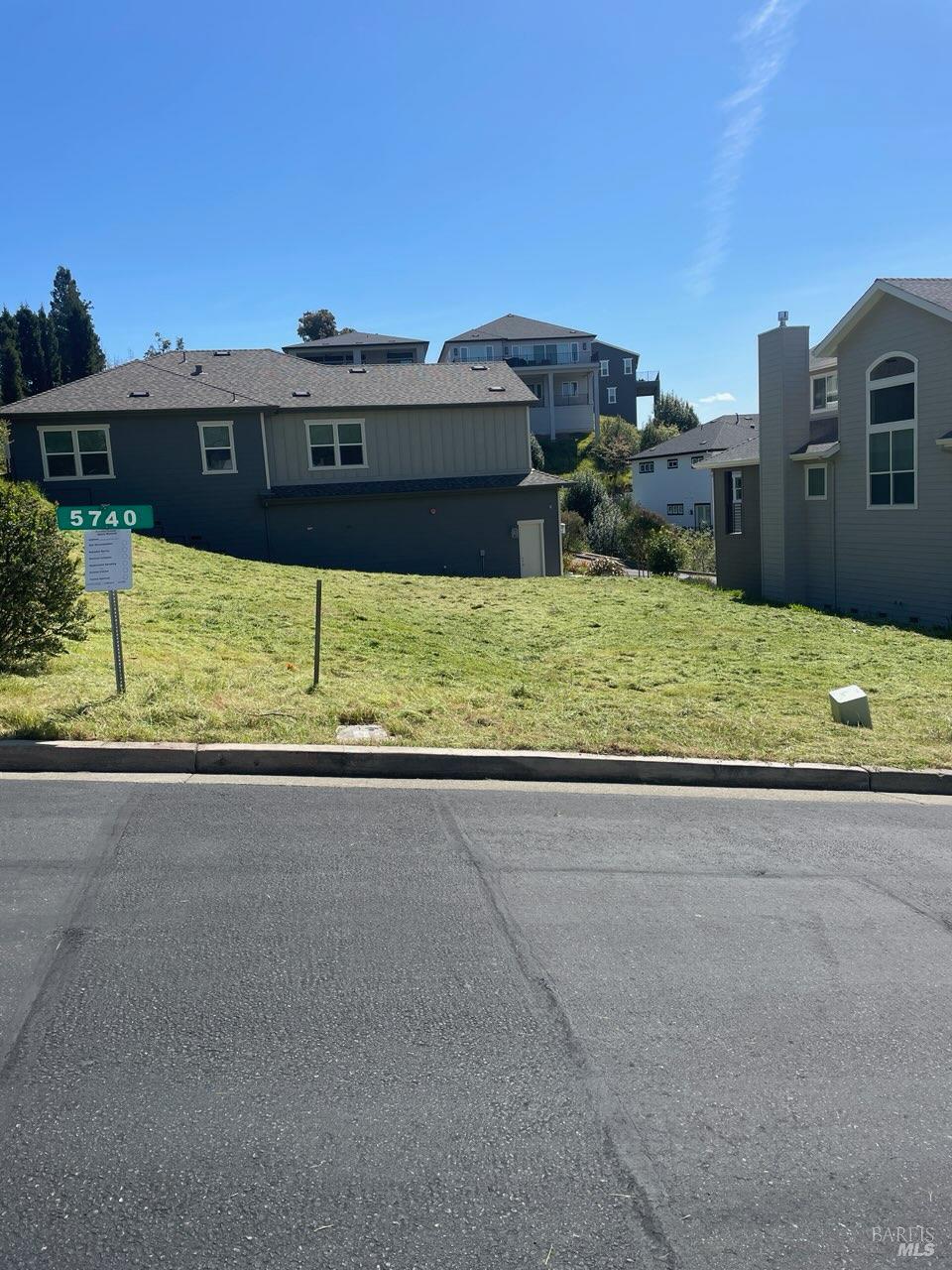 5740 Fairway Knoll Lane Santa Rosa CA 95403