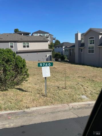 5740 Fairway Knoll Lane Santa Rosa CA 95403