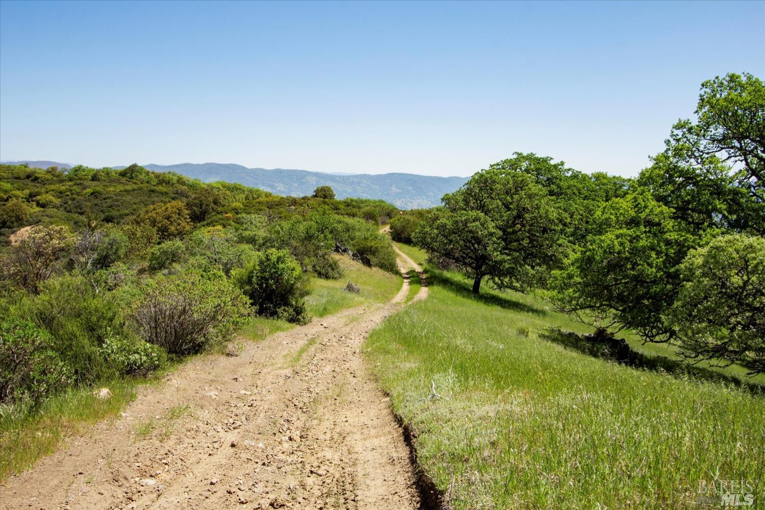 6870 County Road 110 Hopland CA 95449