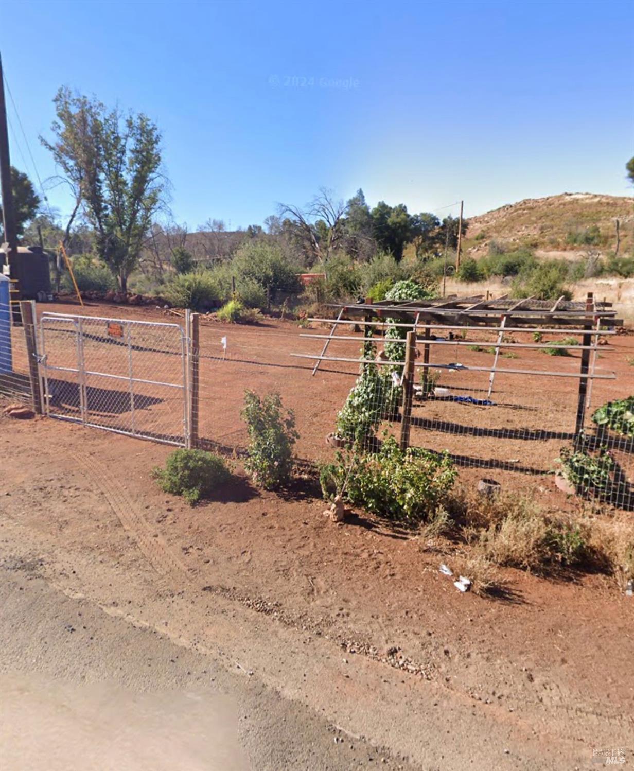 16452 Dam Road Clearlake CA 95422